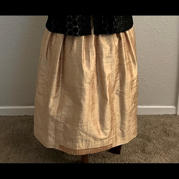 Antique Raw Silk gathered skirt crafted from individual panels, fully lined. - Picture 2 of 2